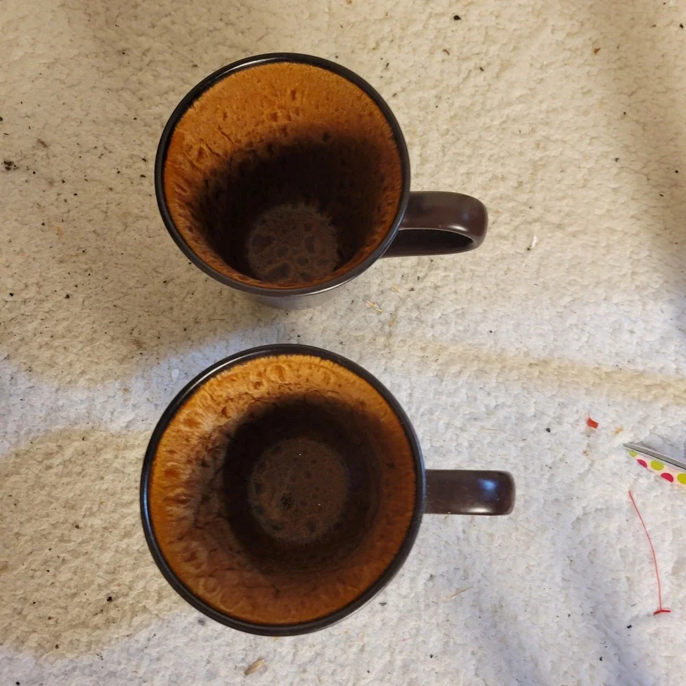 Pier 1 Imports Stoneware Mugs Set of 2 Brown Amber Excellent Reactive Glaze Bead